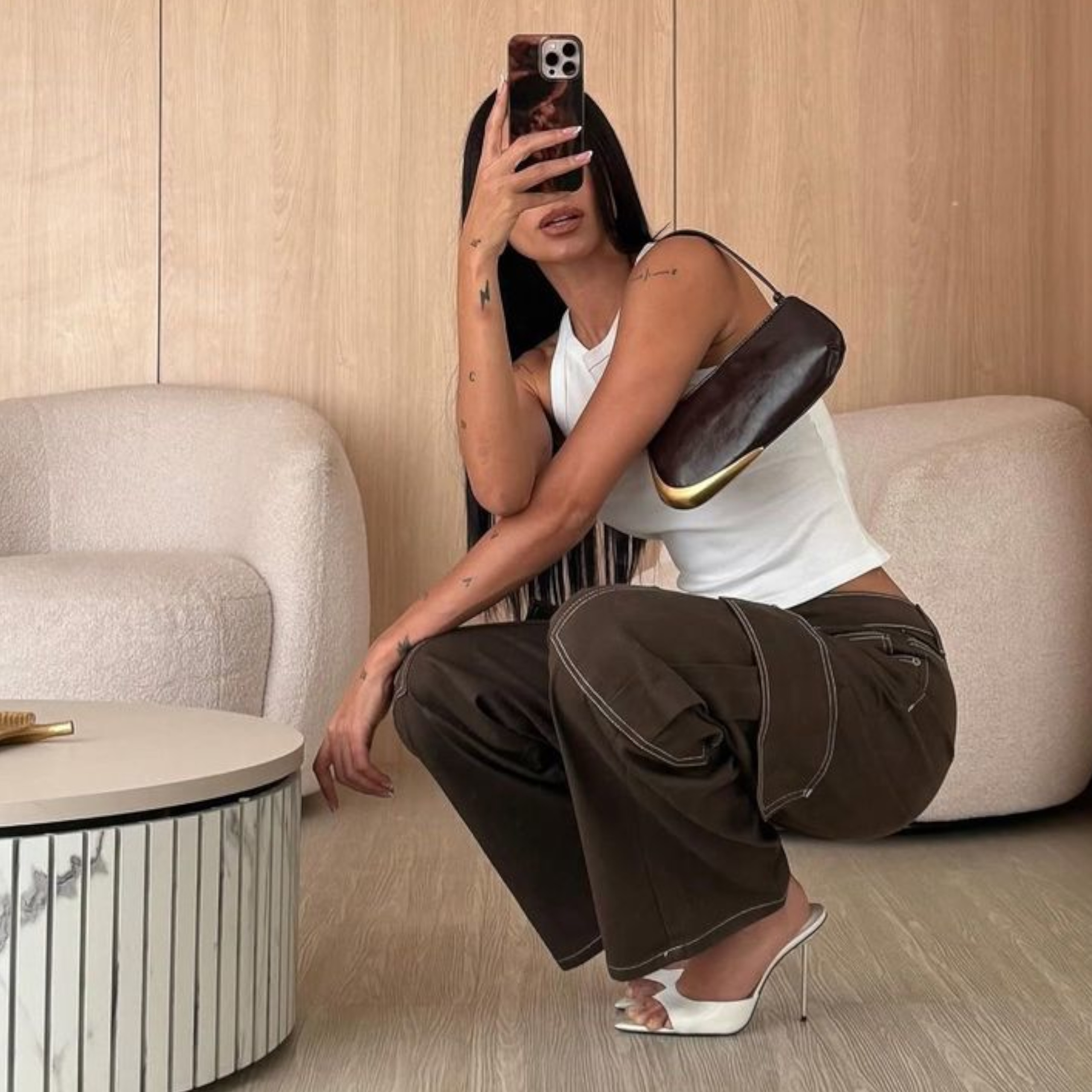 The Return of the Minimal It-Girl: Summer Capsule Edition