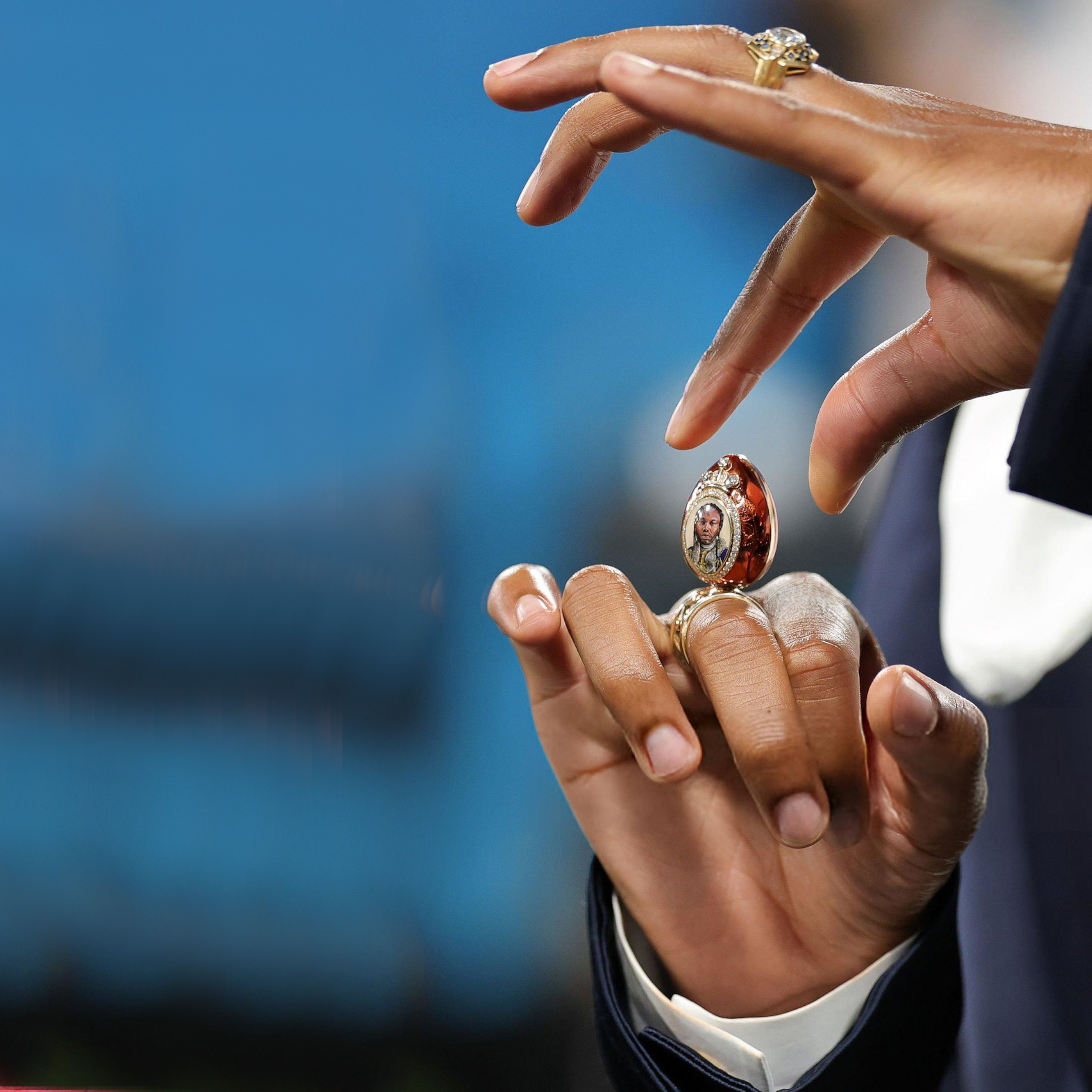 Jewelry Details at The Met Gala: Superfine tailoring black style