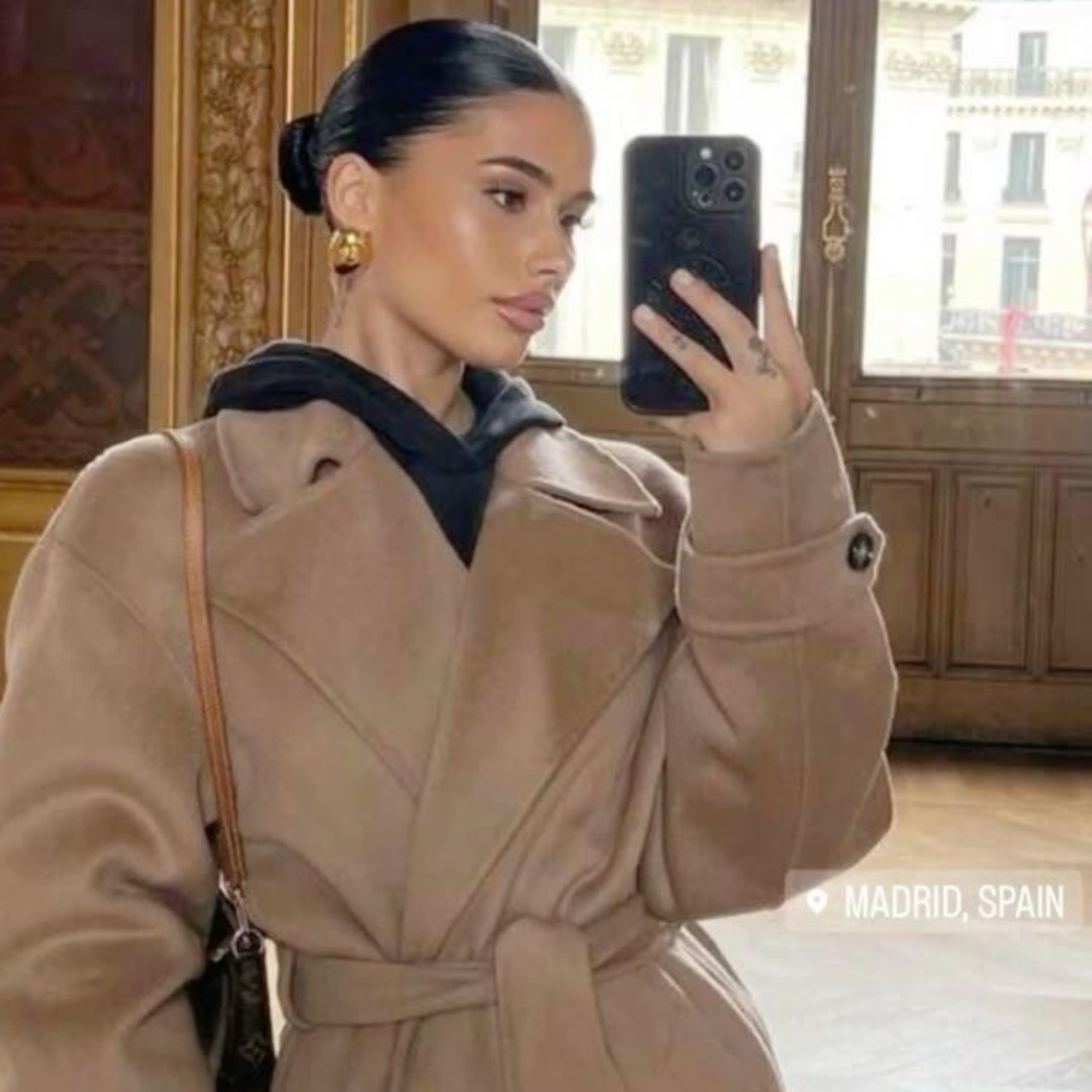 The Holiday Coat Edit: From Market Strolls to Midnight Dinners.